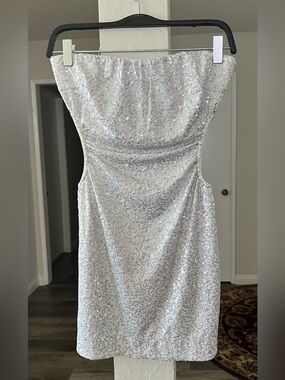 Strapless Sequin Cocktail Dress in Iridescent White
